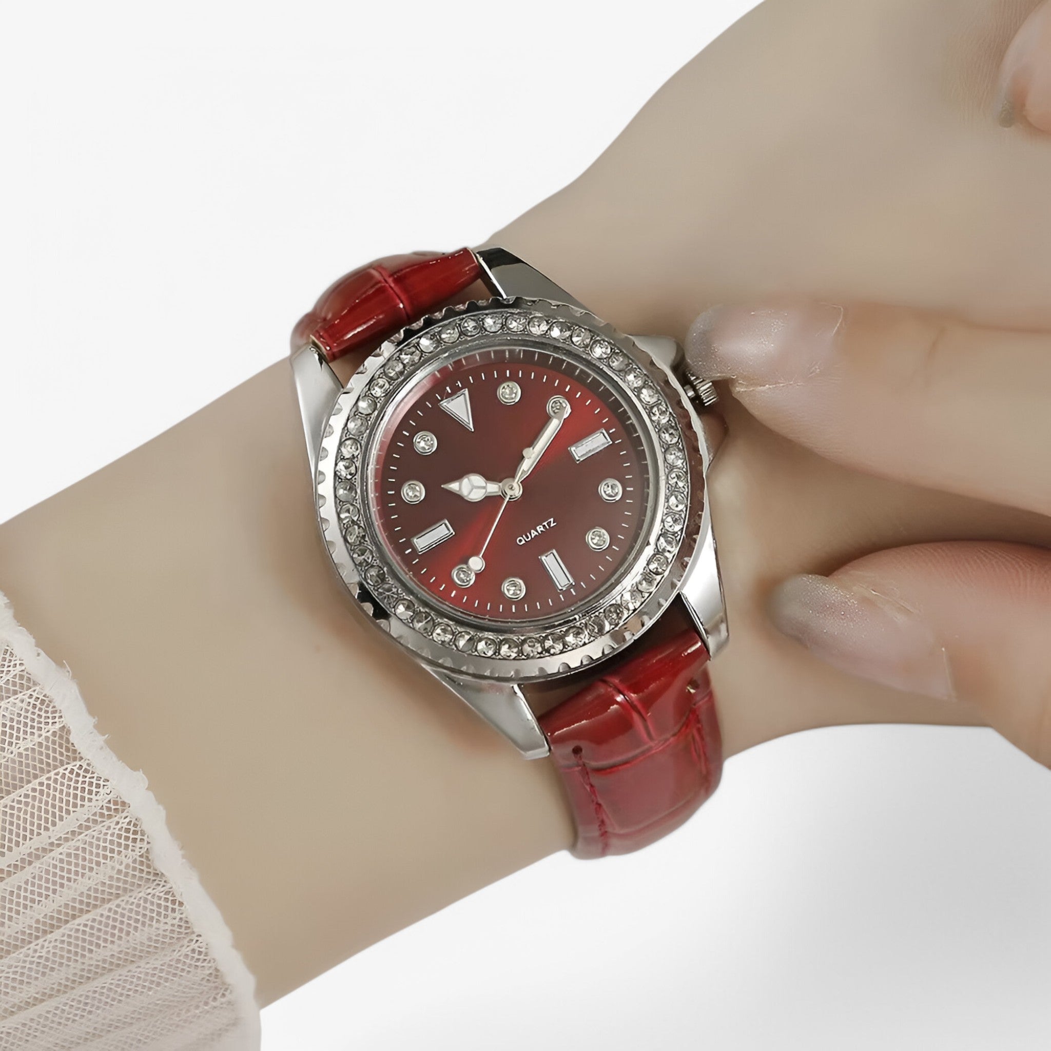 Dalia | Dameshorloge met groene leren band en diamantaccenten