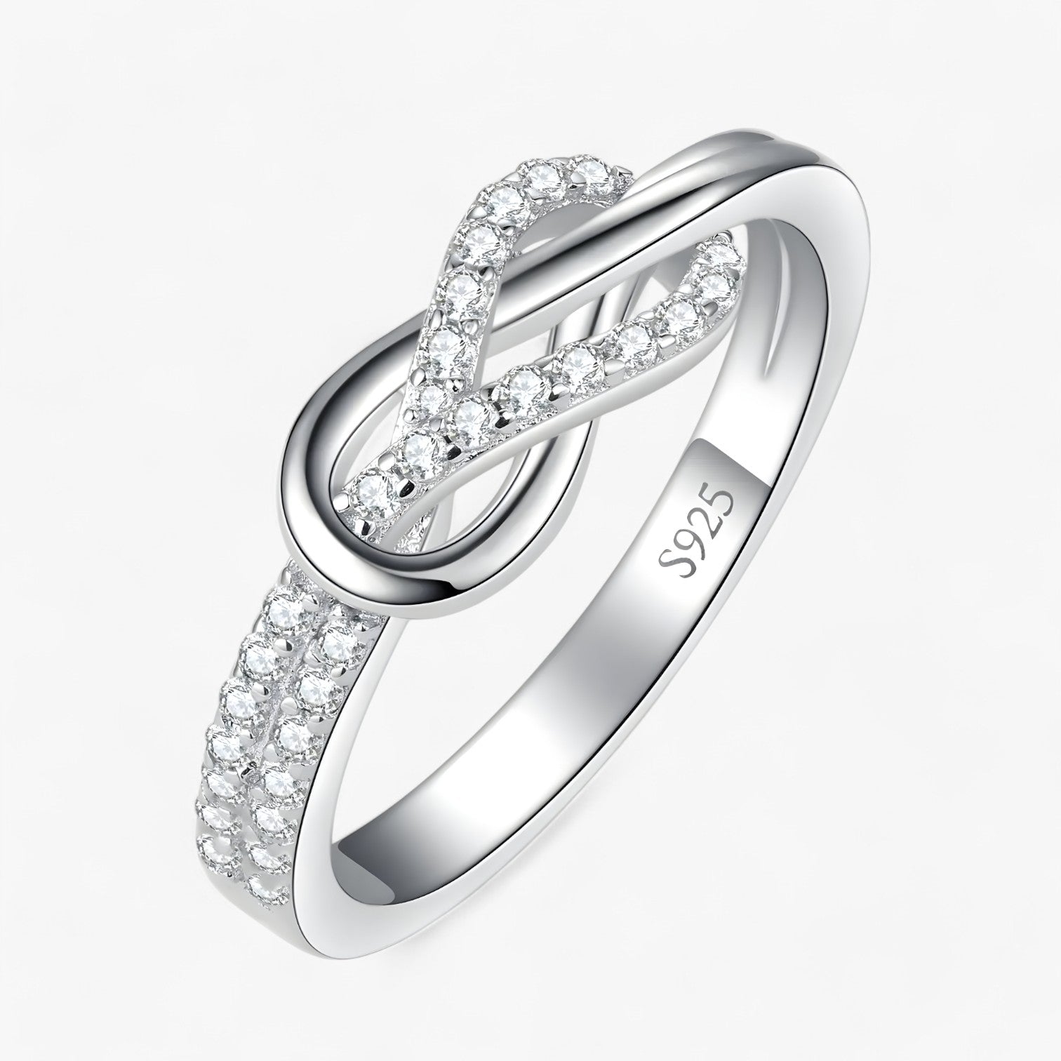 Stina | Infinity Knot Ring – Tijdloze elegantie van sterlingzilver