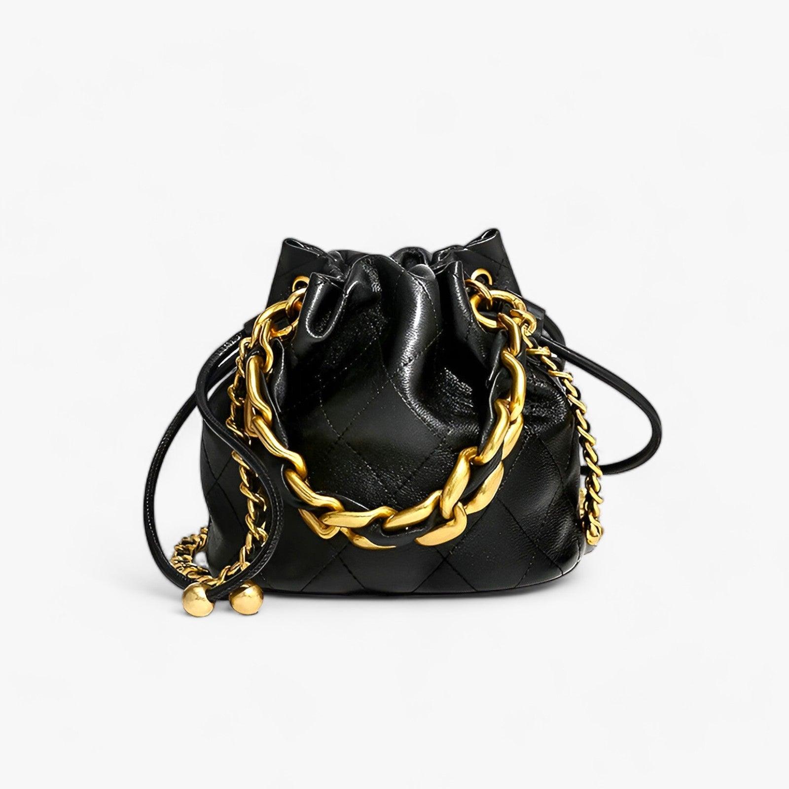 TOUTOU | Emmer tas - Elegantie & Veelzijdigheid in Leer Zwart 19x16x14cm TOUTOU | Bucket Bag - Elegantie & Veelzijdigheid in Leer € 25 - Werqino