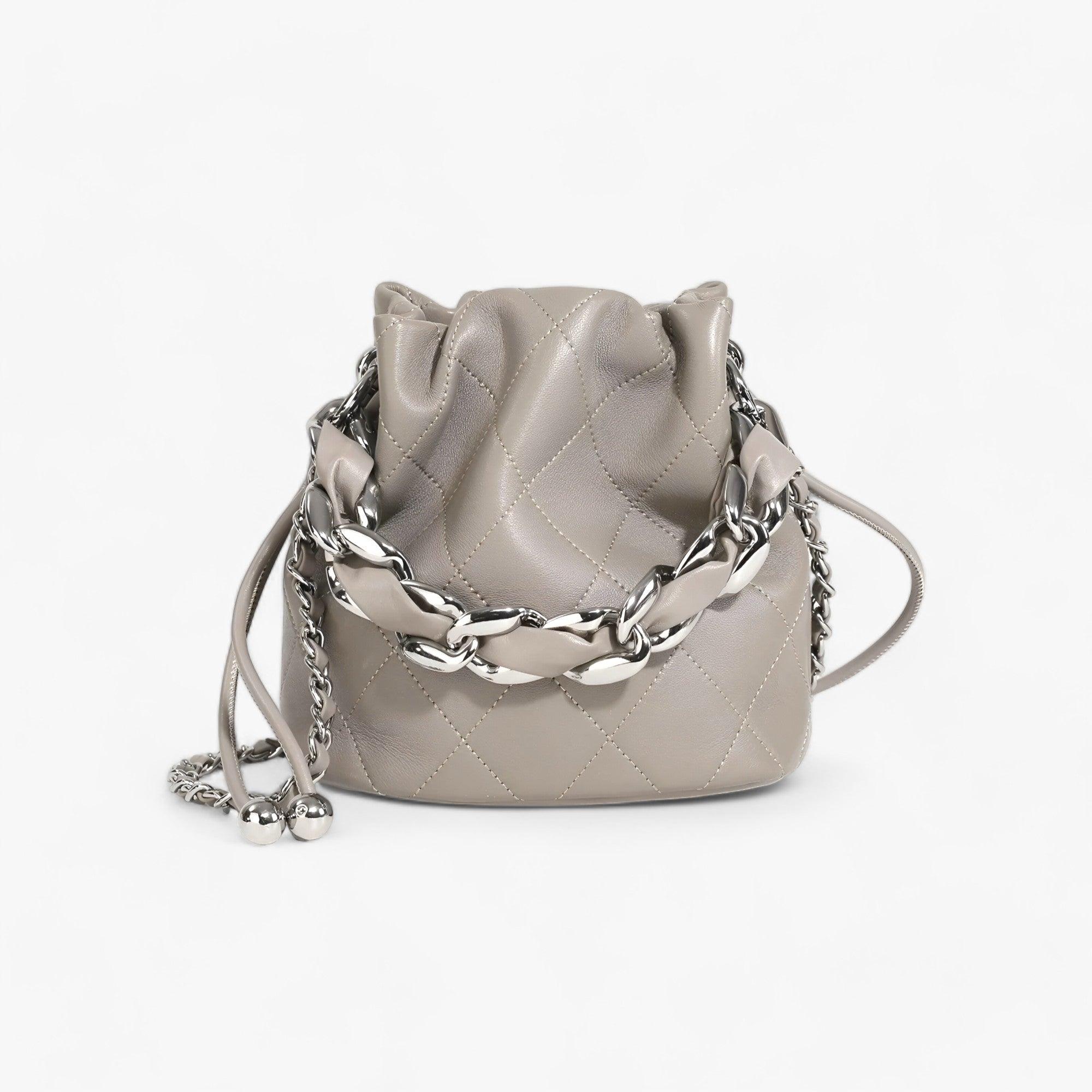 TOUTOU | Emmer tas - Elegantie & Veelzijdigheid in Leer Grijs 19x16x14cm TOUTOU | Bucket Bag - Elegantie & Veelzijdigheid in Leer € 25 - Werqino